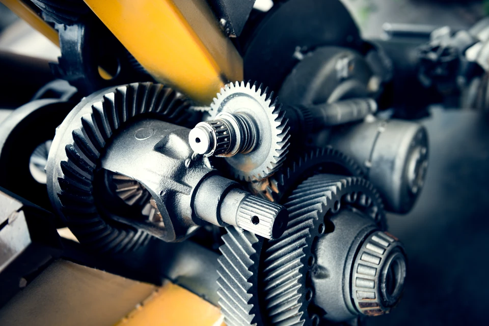 Atelier industriel avec machines-outils de précision